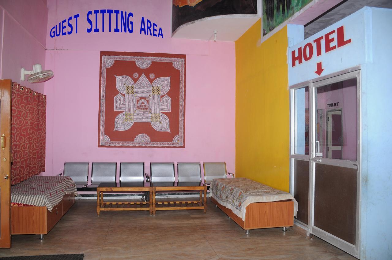 Prakruthi Yatri Nivas Hotel Mavingundi ภายนอก รูปภาพ